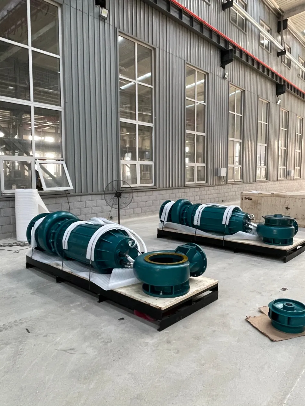 Submersible sewage pump for municipal and industrial duty